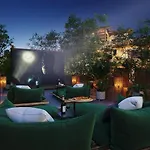La Linda Luxury Two Story Huge Terrace Next To The Pool Apartamento *