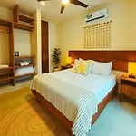 Apartamento La Linda Luxury Two Story Huge Terrace Next To The Pool *