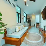 La Linda Luxury Two Story Huge Terrace Next To The Pool Apartamento *