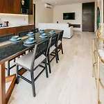 Luxury Penthouse Private Rooftop Pool Concierge