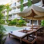 Studio With Balcony In The Downtown, Wifi 150Mb, Laundry And Parking Free