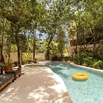Ahal Holistika 9br Jungle Sanctuary With Private Rooftop & Plunge Pools