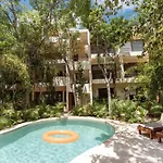 Ahal Holistika 9br Jungle Sanctuary With Private Rooftop & Plunge Pools Сasa de vacaciones