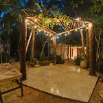 Ahal Holistika 9br Jungle Sanctuary With Private Rooftop & Plunge Pools *