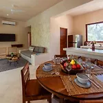 Ahal Holistika 9br Jungle Sanctuary With Private Rooftop & Plunge Pools *