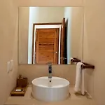 Сasa de vacaciones Ahal Holistika 9br Jungle Sanctuary With Private Rooftop & Plunge Pools