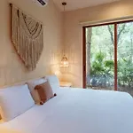Сasa de vacaciones Ahal Holistika 9br Jungle Sanctuary With Private Rooftop & Plunge Pools *