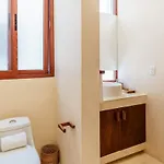 Сasa de vacaciones Ahal Holistika 9br Jungle Sanctuary With Private Rooftop & Plunge Pools *