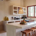 Ahal Holistika 9br Jungle Sanctuary With Private Rooftop & Plunge Pools *