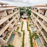 Deja Vu - Stylish 2Br Luxury Apartment With Private Pool