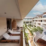 Apartamento Deja Vu - Stylish 2br Luxury With Private Pool *