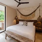 Deja Vu - Stylish 2Br Luxury Apartment With Private Pool