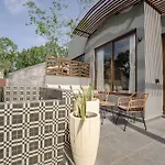 Siwa Eleve Spa Penthouse Apartment & Rooftop Pool