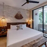 Deja Vu - Stylish 2br Luxury With Private Pool *