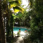 Hotel & Gardens