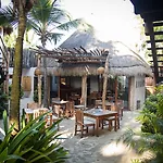 Hotel Encantada