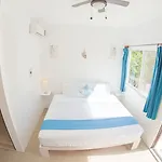 Mango Hotel