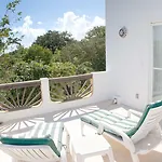 Mango Hotel