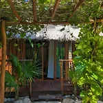 Stunning 6 Private Villas & Ph /Wifi/Ac/Pool/Gym.