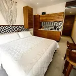 Chic Private Pool & Club Access *