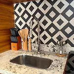 Chic Private Pool & Club Access Apartamento *