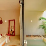 Muunek By Land Boutique Apartahotel 4*