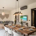 4bdr Luxury 2 Private Pools 10 Min & Zamna Villa *
