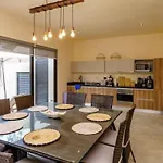 New! Gorgeous Luxury With 2 Pools *