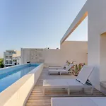 Luxury At Chichil Pool Gym Access Apartment