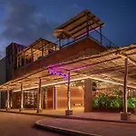 Hotel Moxy 3*
