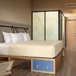 Moxy 3* Tulum