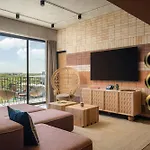 Moxy Hotel 3*