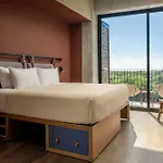 Hotel Moxy