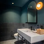 Moxy 3*