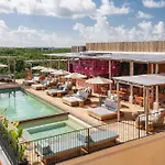 Hotel Moxy