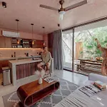 Modern 3Br Villa With 2 Pools & Rooftop Lounge