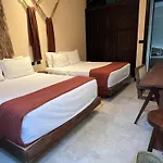 Enchanting 4Br Villaδ Pool& Rooftopδprime Location