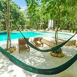 Anana Yaaxlum 106 S - Familly & Oasis Pool Tulum