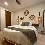 1Br Retreat With Balcony And Wellness Amenities