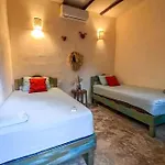 Tubo - Unique Hostel Tulum