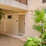 Modern Condo With Pool Fast Wifi Perfect