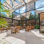 Modern Condo With Pool Fast Wifi Perfect