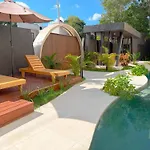 Apartment Swim Up Mizu 5 By Sandy Powerful