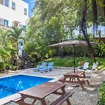 Hotel Mango