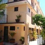 Andrea's Hotel 3*