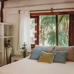 Holiday home Palms House