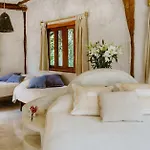 Palms House *