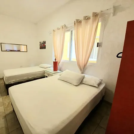 Hostal La Casona *