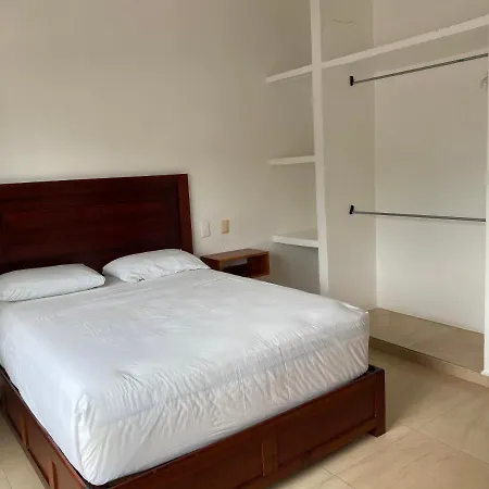 Hotel Malix Pek 2*