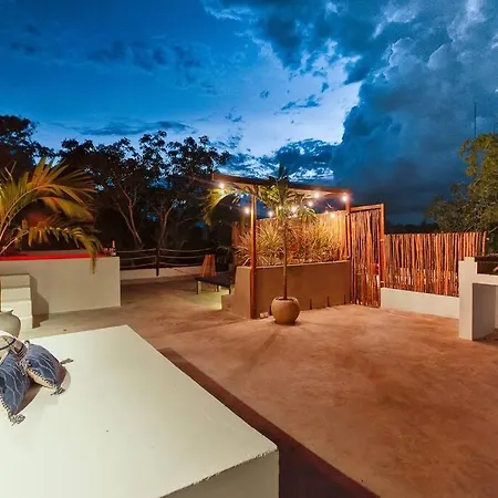 Ujo 100 Mb Wifi 2 Private Pools